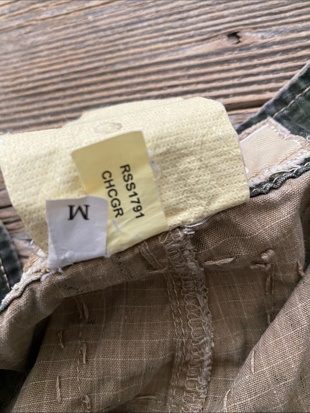 Vintage (Y2K) Da-Nang Surplus Style Camo Cargo Shorts. M. - Picture 5 of 10